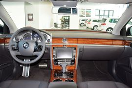 2014款大众辉腾3.0L商务型