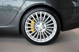 2013款阿斯顿马丁Rapide