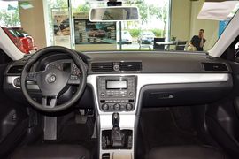 2015款大众帕萨特1.8TSI