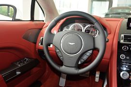 2015款阿斯顿马丁Rapide