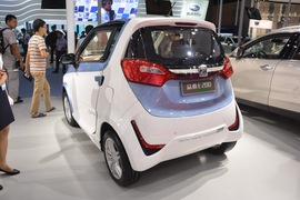 众泰E200