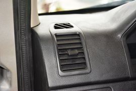 2015款一汽佳宝V77 1.3L标准型