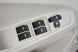 2015款吉利新远景1.3T手动尊贵型