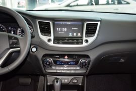 2015款现代途胜2.0L自动两驱舒适型