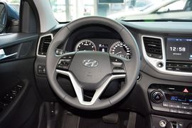 2015款现代途胜2.0L自动两驱舒适型