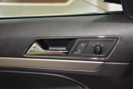 2015款大众朗逸1.6L自动舒适型