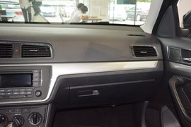 2015款大众朗逸1.6L自动舒适型