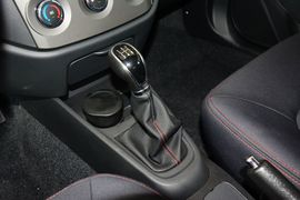 2014款吉利金刚1.5L手动尊贵型