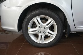 2014款吉利金刚1.5L手动尊贵型