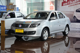 2014款吉利金刚1.5L手动尊贵型