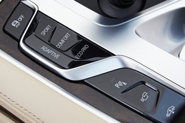 2016款宝马750Li