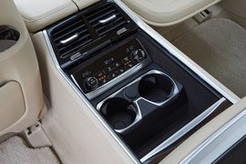 2016款宝马750Li
