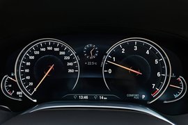 2016款宝马750Li