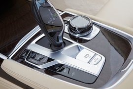 2016款宝马750Li