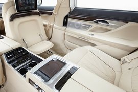 2016款宝马750Li