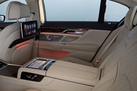 2016款宝马750Li