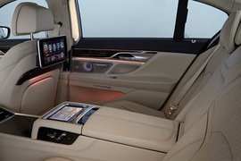 2016款宝马750Li