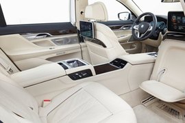 2016款宝马750Li