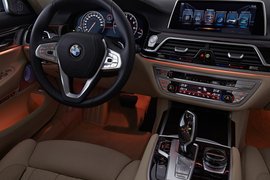 2016款宝马750Li
