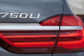 2016款宝马750Li