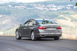 2016款宝马750Li