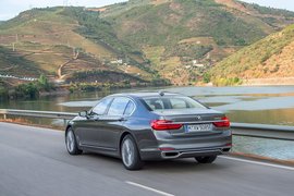 2016款宝马750Li