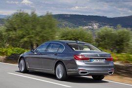 2016款宝马750Li