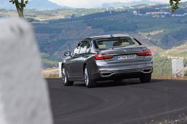 2016款宝马750Li