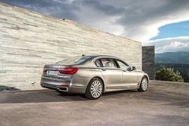 2016款宝马750Li