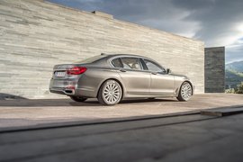 2016款宝马750Li