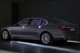 2016款宝马750Li