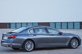 2016款宝马750Li