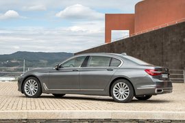 2016款宝马750Li