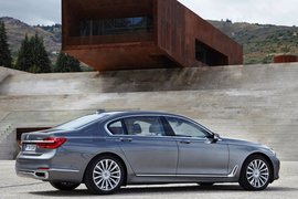 2016款宝马750Li