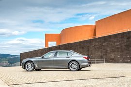2016款宝马750Li