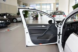 2015款大众高尔夫1.4TSI自动旗舰型