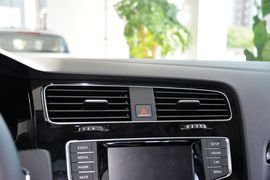 2015款大众高尔夫1.4TSI自动旗舰型