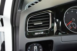 2015款大众高尔夫1.4TSI自动旗舰型
