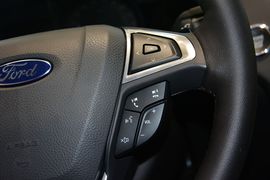 2013款福特蒙迪欧2.0L