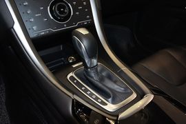 2013款福特蒙迪欧2.0L