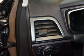 2013款福特蒙迪欧2.0L