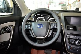 2015款奔腾X80