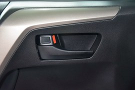 2015款丰田RAV4