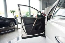2015款丰田RAV4