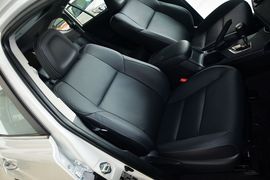 2015款丰田RAV4