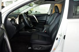 2015款丰田RAV4