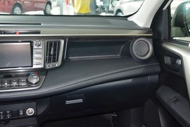 2015款丰田RAV4