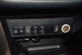 2015款丰田RAV4