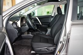 2015款丰田RAV4