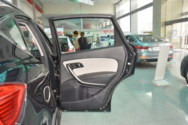 2015款奔腾X80